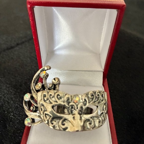 So unique masquerade ring - Picture 3 of 3
